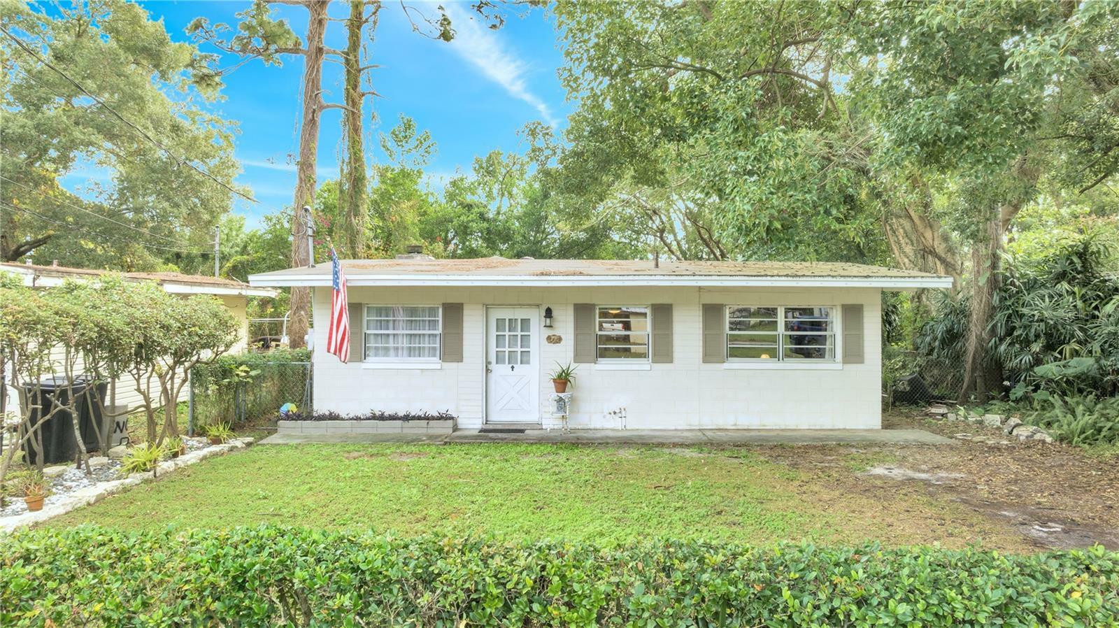 Property Photo:  5255 Seminole Avenue  FL 32792 