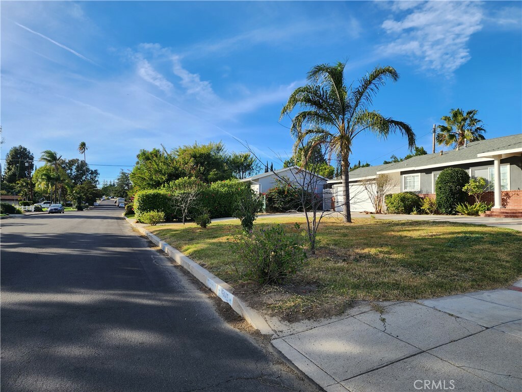 Property Photo: 17449 Donmetz Street CA 91344