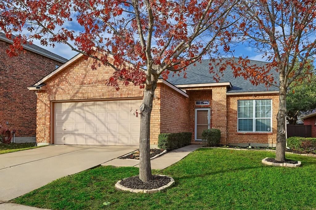 Property Photo:  6009 Marsh Rail Drive  TX 76208 