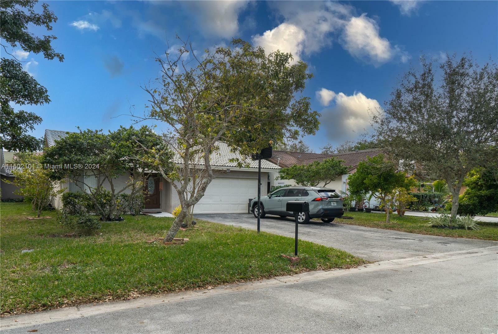 Property Photo: 11466 NW 23rd St FL 33065