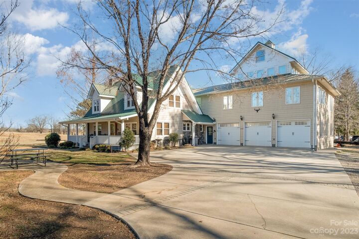 Property Photo: 243 Jarab Hill Lane NC 28625