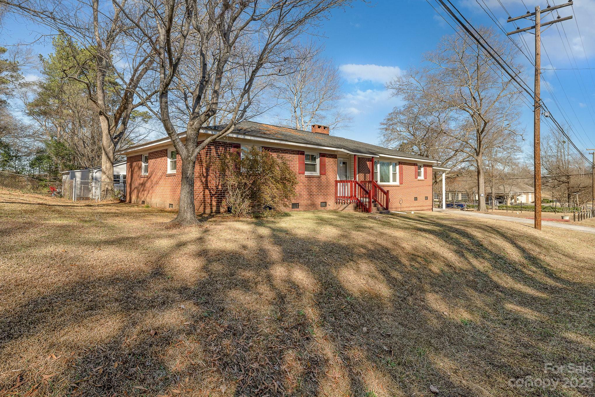 Property Photo:  200 Springs Street  SC 29720 