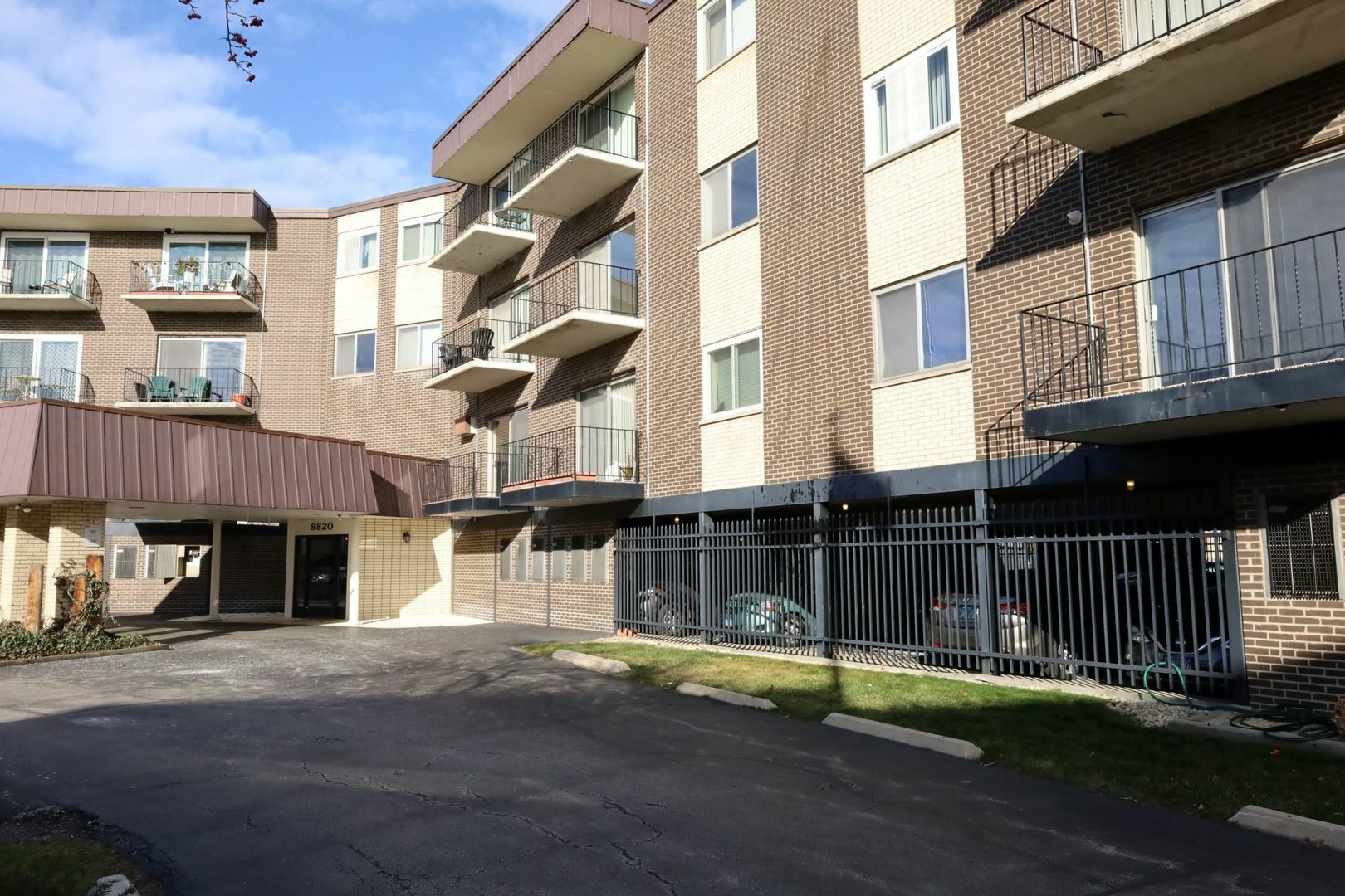 Property Photo:  9820 S Pulaski Road 223  IL 60453 