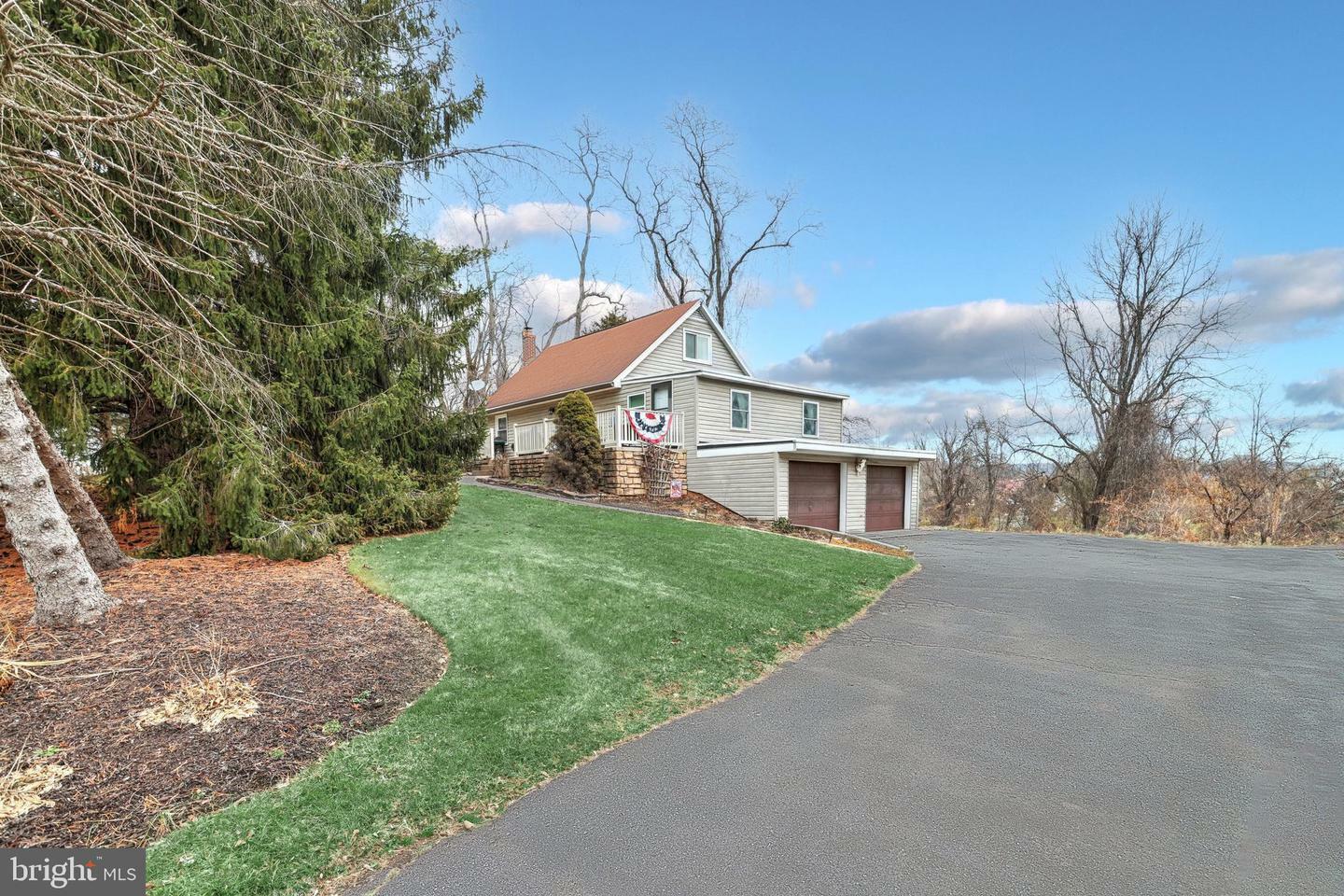 Property Photo:  3845 Lewisberry Road  PA 17339 