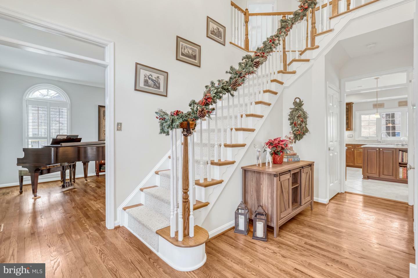 Property Photo: 8709 Middleford Drive VA 22153