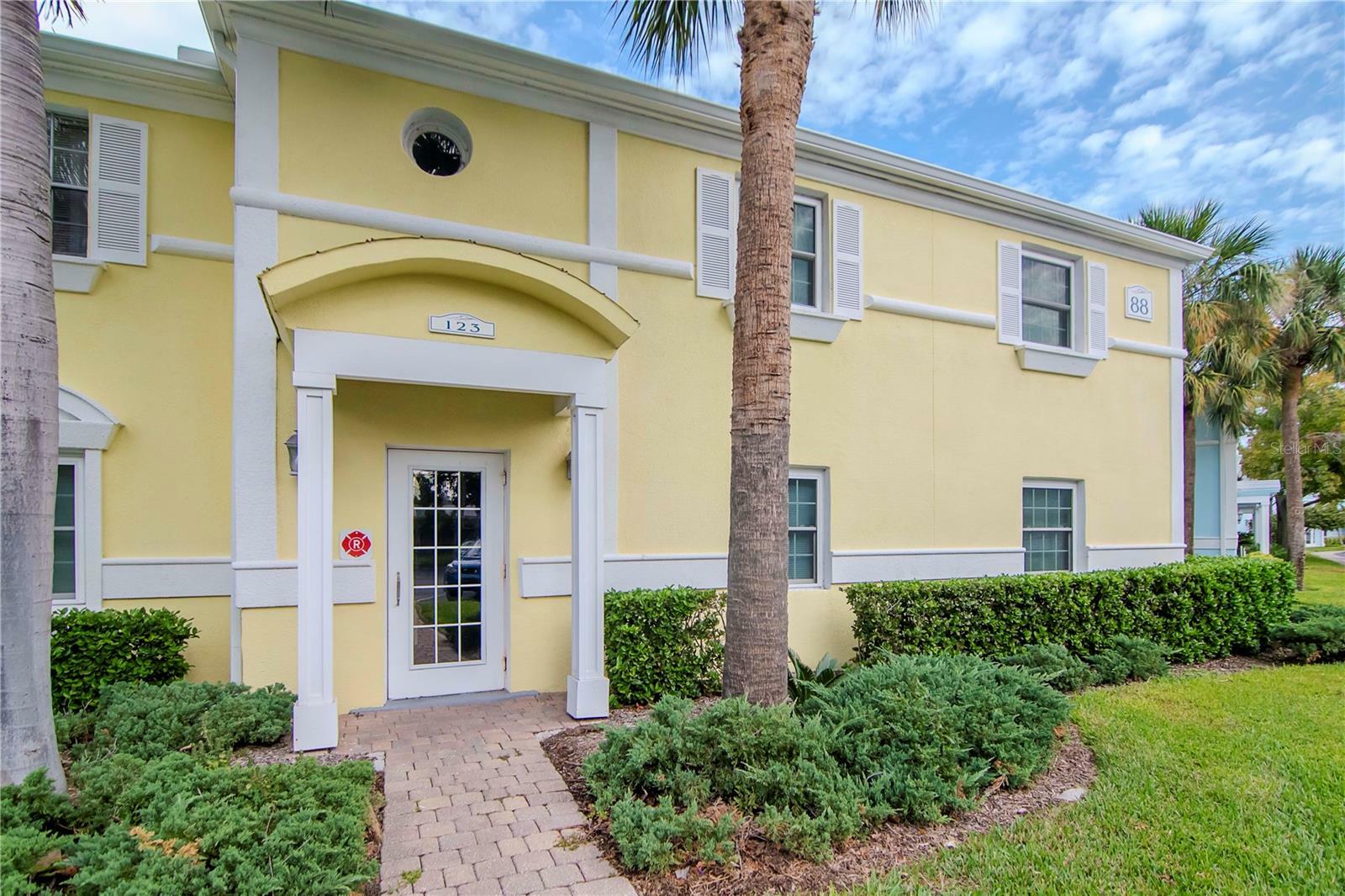 Property Photo:  123 Seahorse Drive SE A  FL 33705 