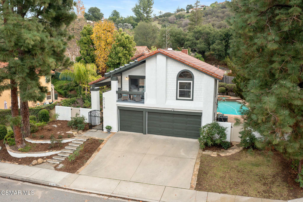 Property Photo:  2116 Glastonbury Road  CA 91361 