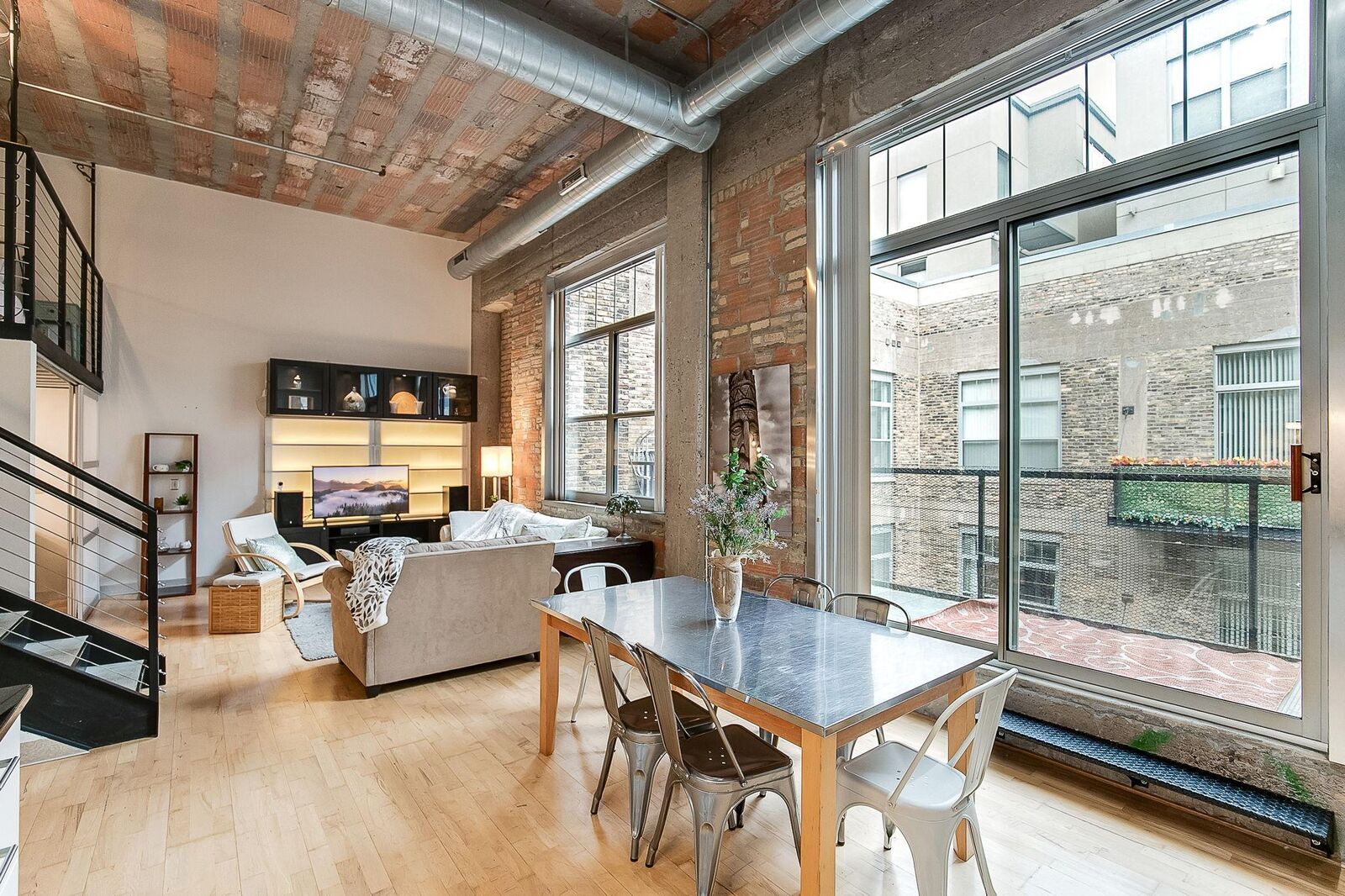 Property Photo: 521 S 7th Street 605 MN 55415