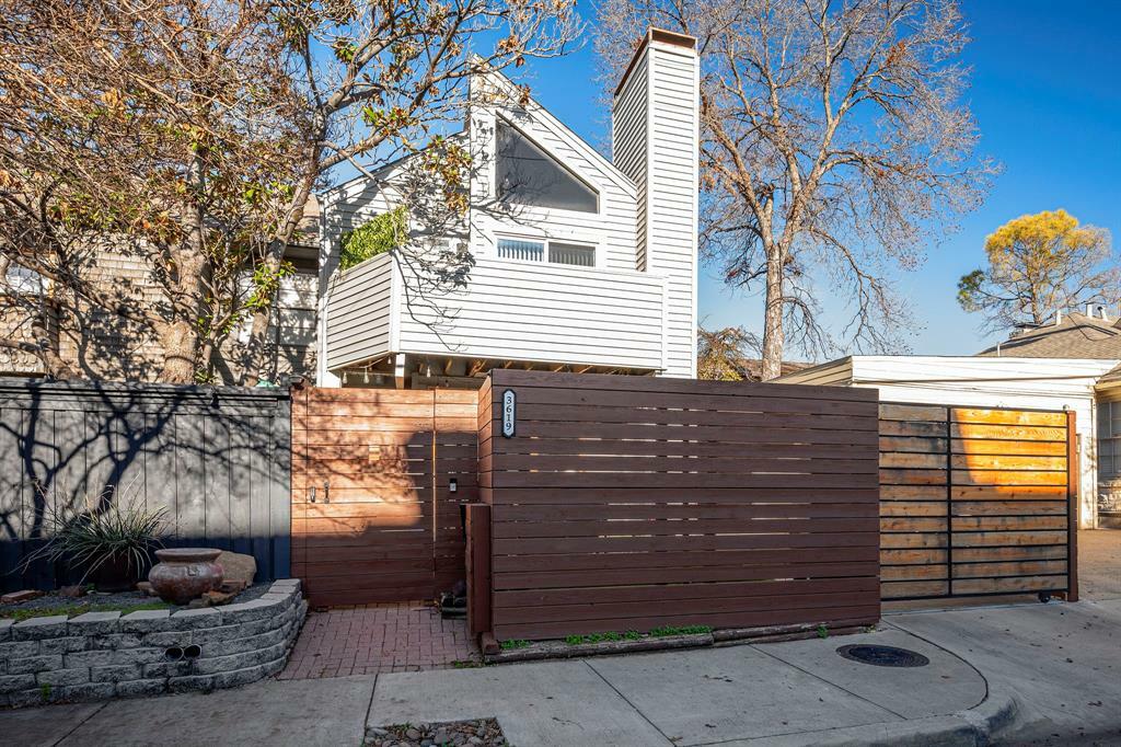 Property Photo: 3619 Throckmorton Street TX 75219