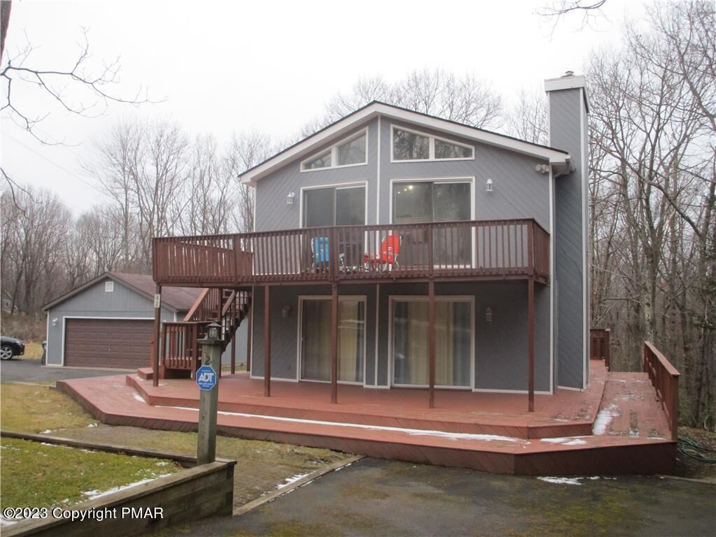 Property Photo: 42 Brunswick Drive PA 18344
