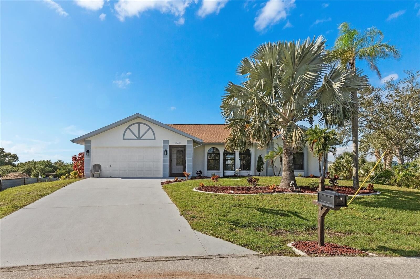 Property Photo:  18602 Ayrshire Circle  FL 33948 