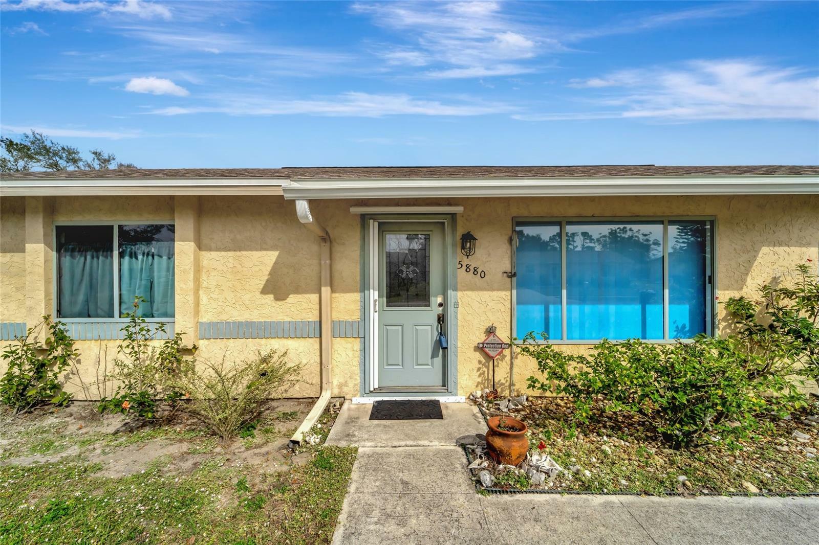 Property Photo:  5880 Spearman Circle  FL 34287 