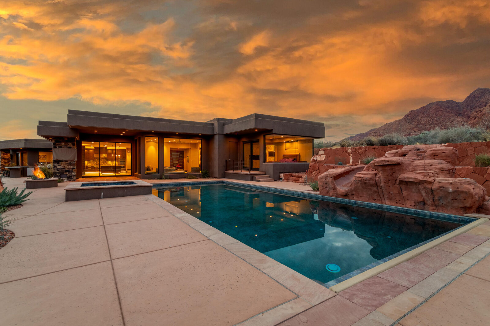 Property Photo: 854 W Tawgoo Ct UT 84738