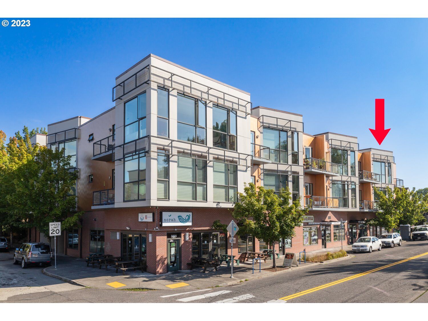 Property Photo: 838 SE 38th Ave 313 OR 97214