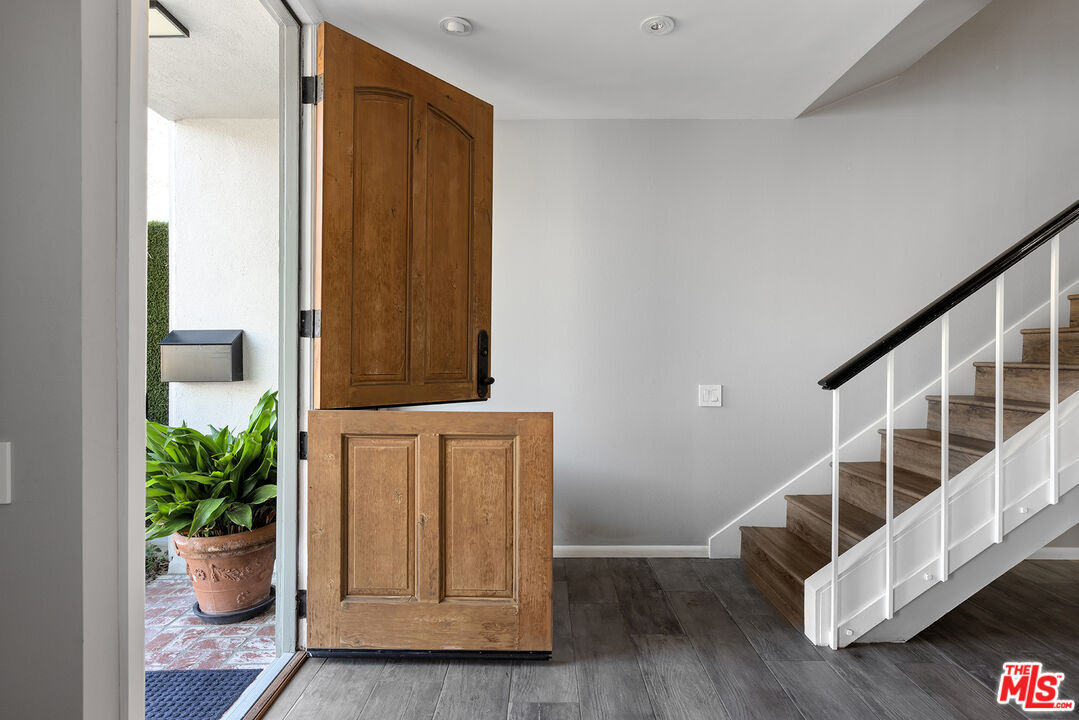 Property Photo:  6200   Tapia Dr D  CA 90265 