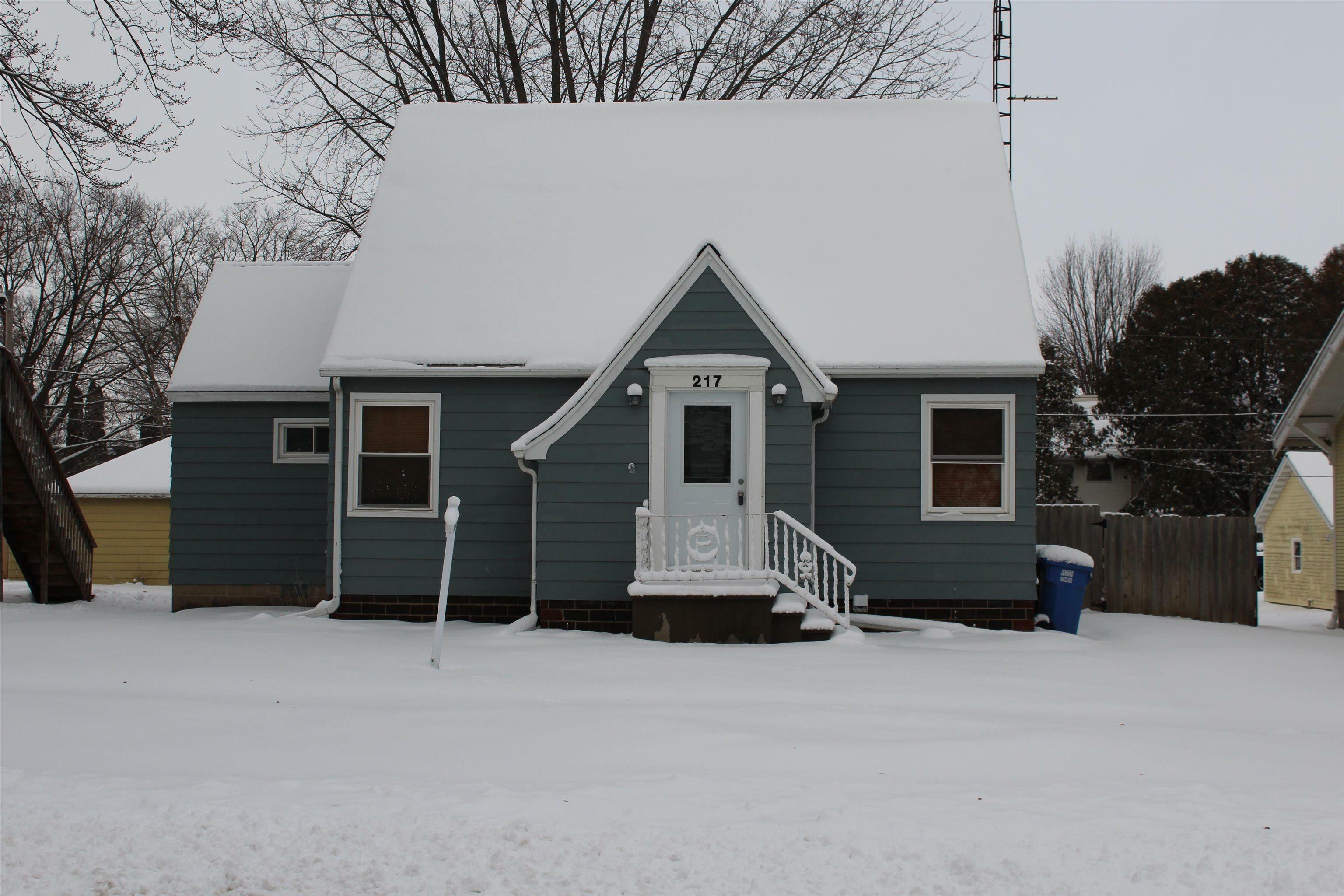 Property Photo:  217 W Prospect Street  IA 50670 