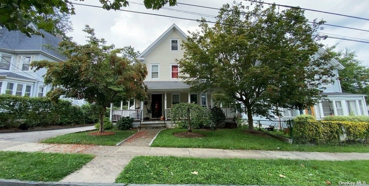 Property Photo:  4 Wyanoke Street  NY 10606 