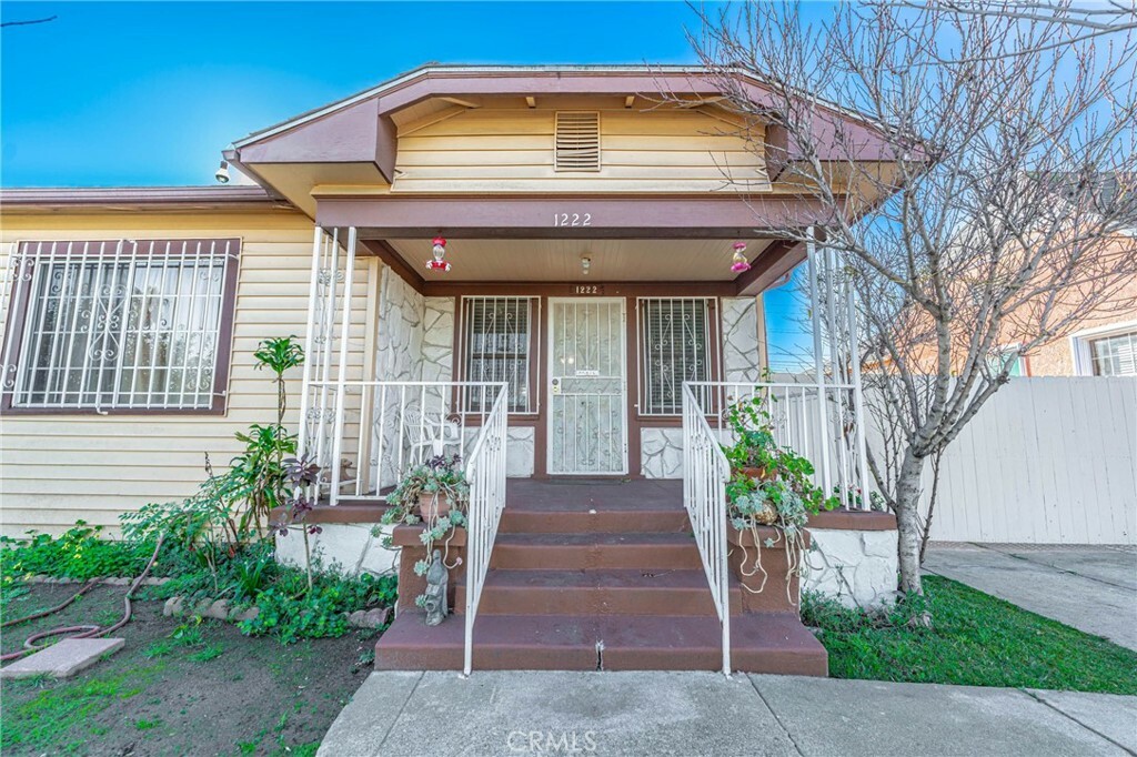 Property Photo:  1222 W 75th Street  CA 90044 