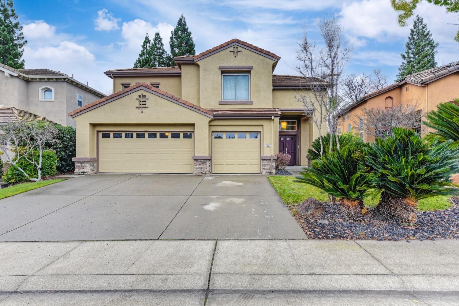 Property Photo:  4928 Knights Way  CA 95765 