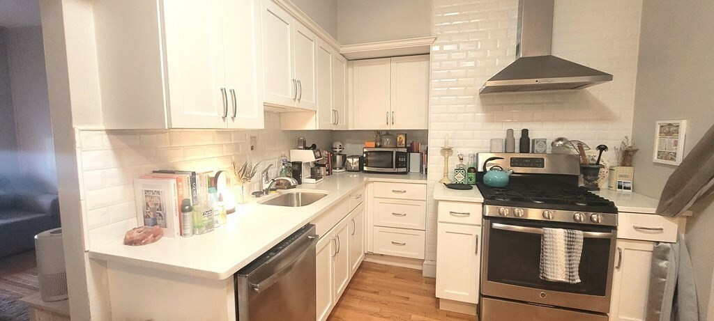 Property Photo:  147 Cedar St. 1R  MA 02144 