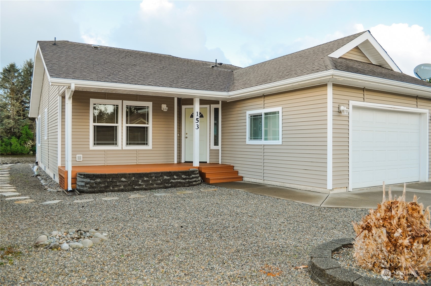 Property Photo:  153 Canal Drive NE  WA 98569 