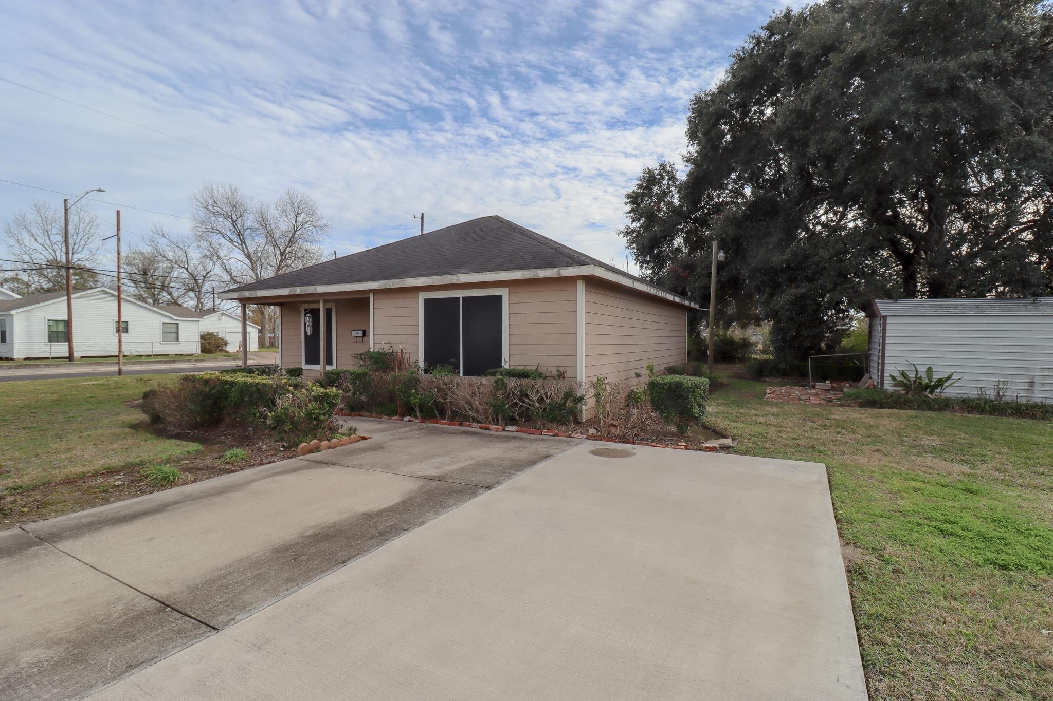 Property Photo:  2915 Edmonds Ave.  TX 77705 