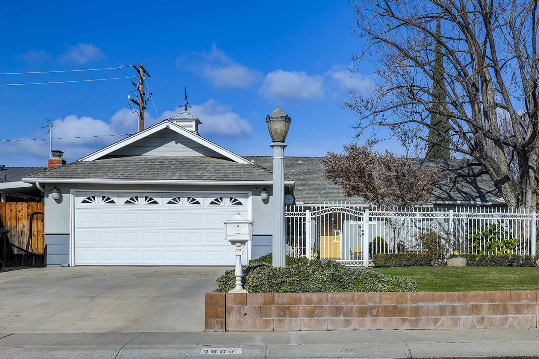 Property Photo:  3504 W Laurel Avenue  CA 93277 