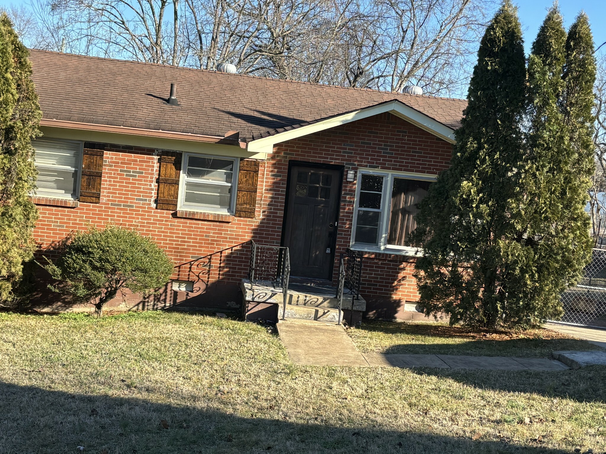 Property Photo:  1307 N 6th St  TN 37207 