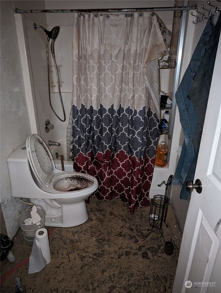 House for sale in Puyallup 11502 85th Avenue Ct E, Puyallup, WA 98373