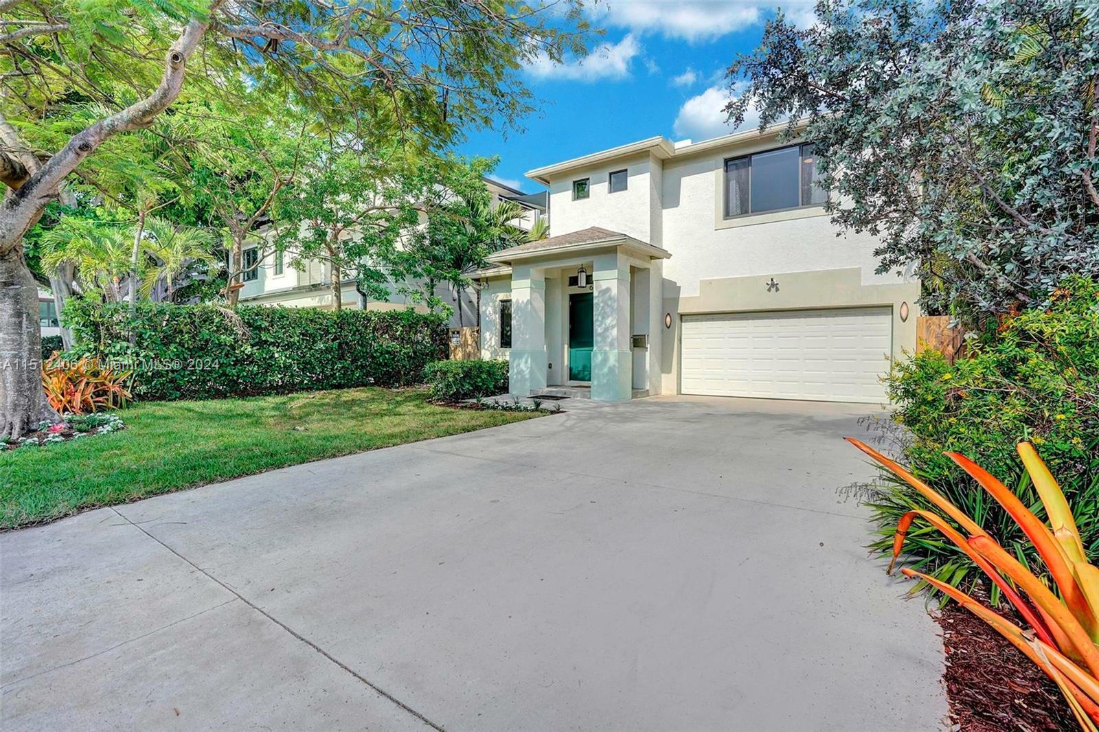 Property Photo:  605 NE 15th Ave  FL 33304 