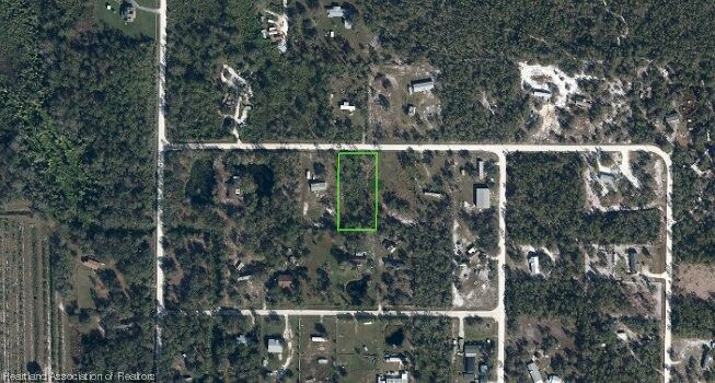 Property Photo: 516 Moss Road FL 33960