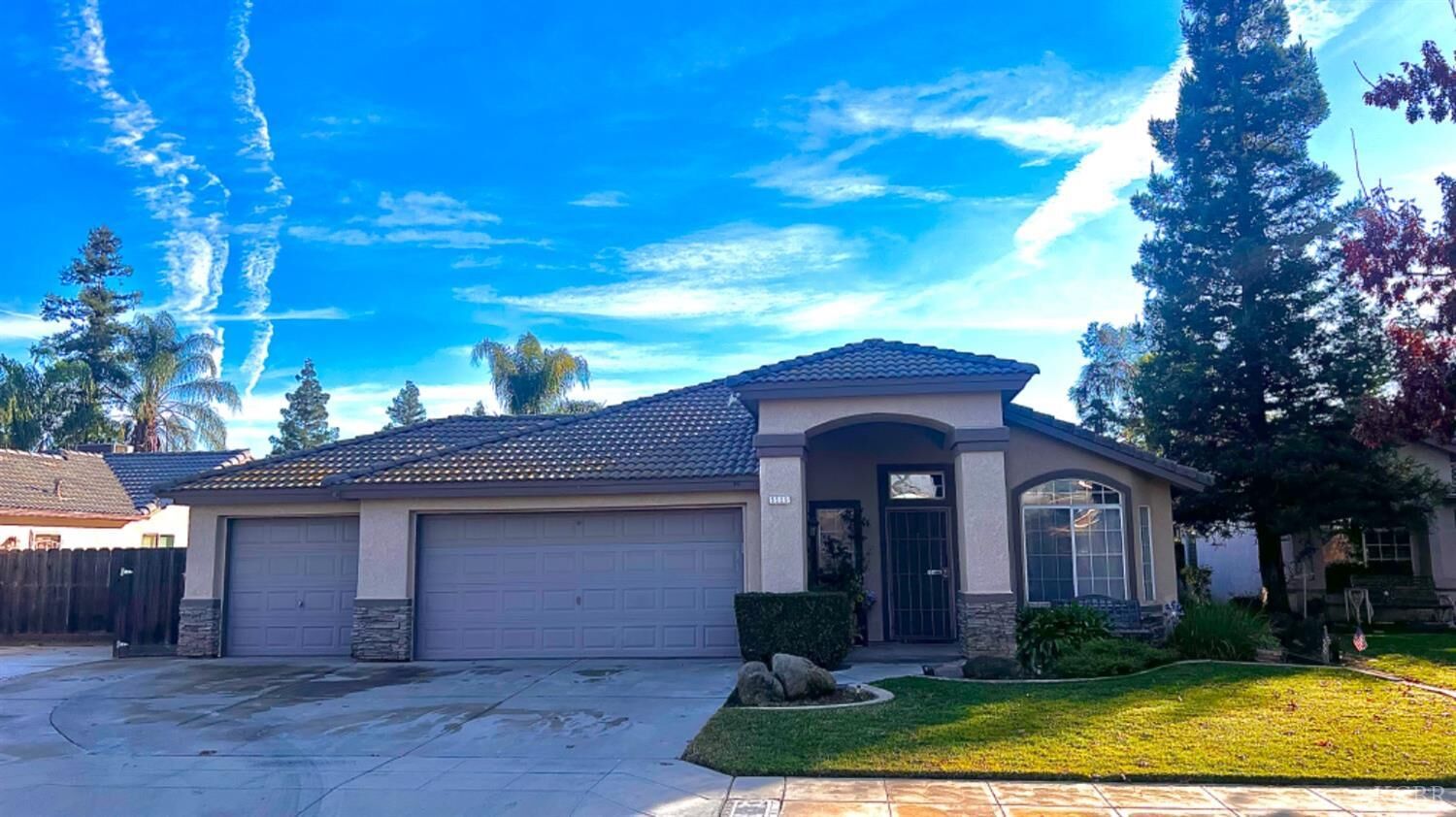 Property Photo: 5559 W Chennault Avenue CA 93722