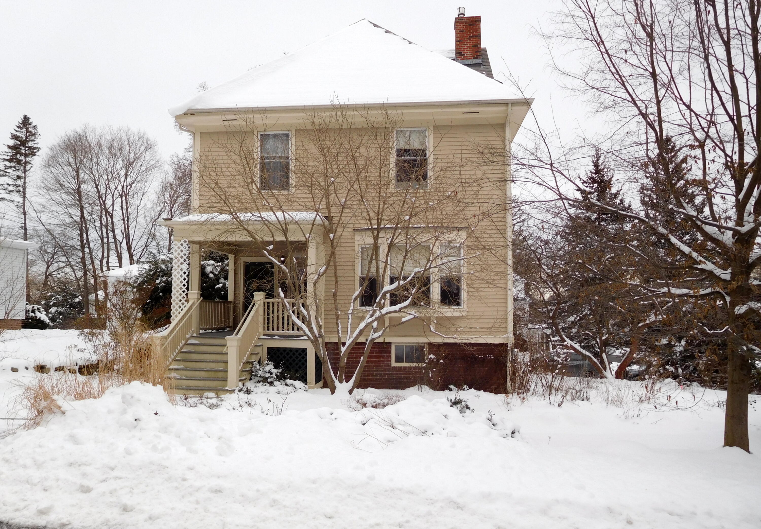 Property Photo: 26 Mountain Avenue ME 04240