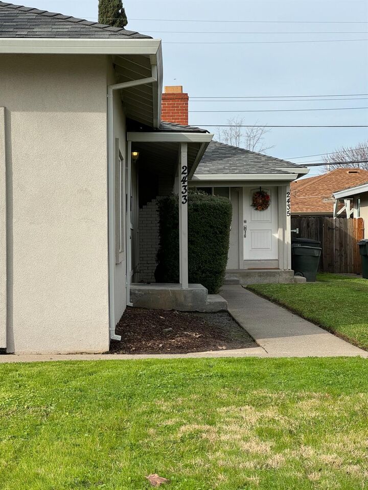 2433 2435 Ione Street  Sacramento CA 95864 photo