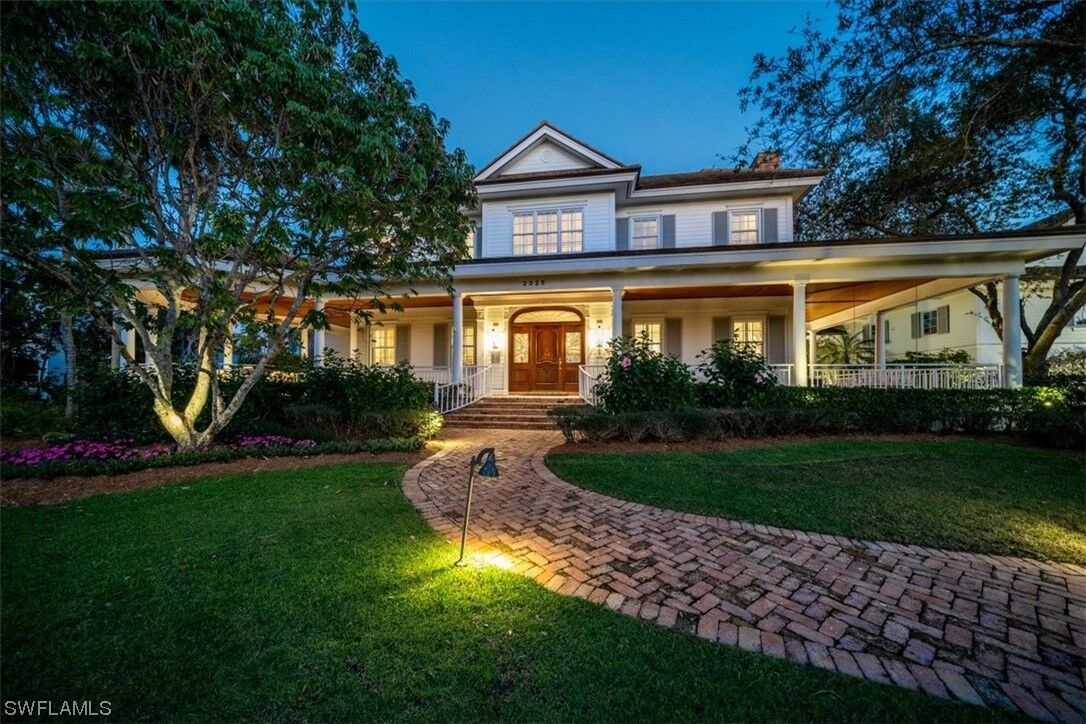 Property Photo: 2325 Lantern Lane FL 34102