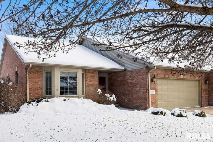 10504 N Pheasant Lane  Peoria IL 61615 photo