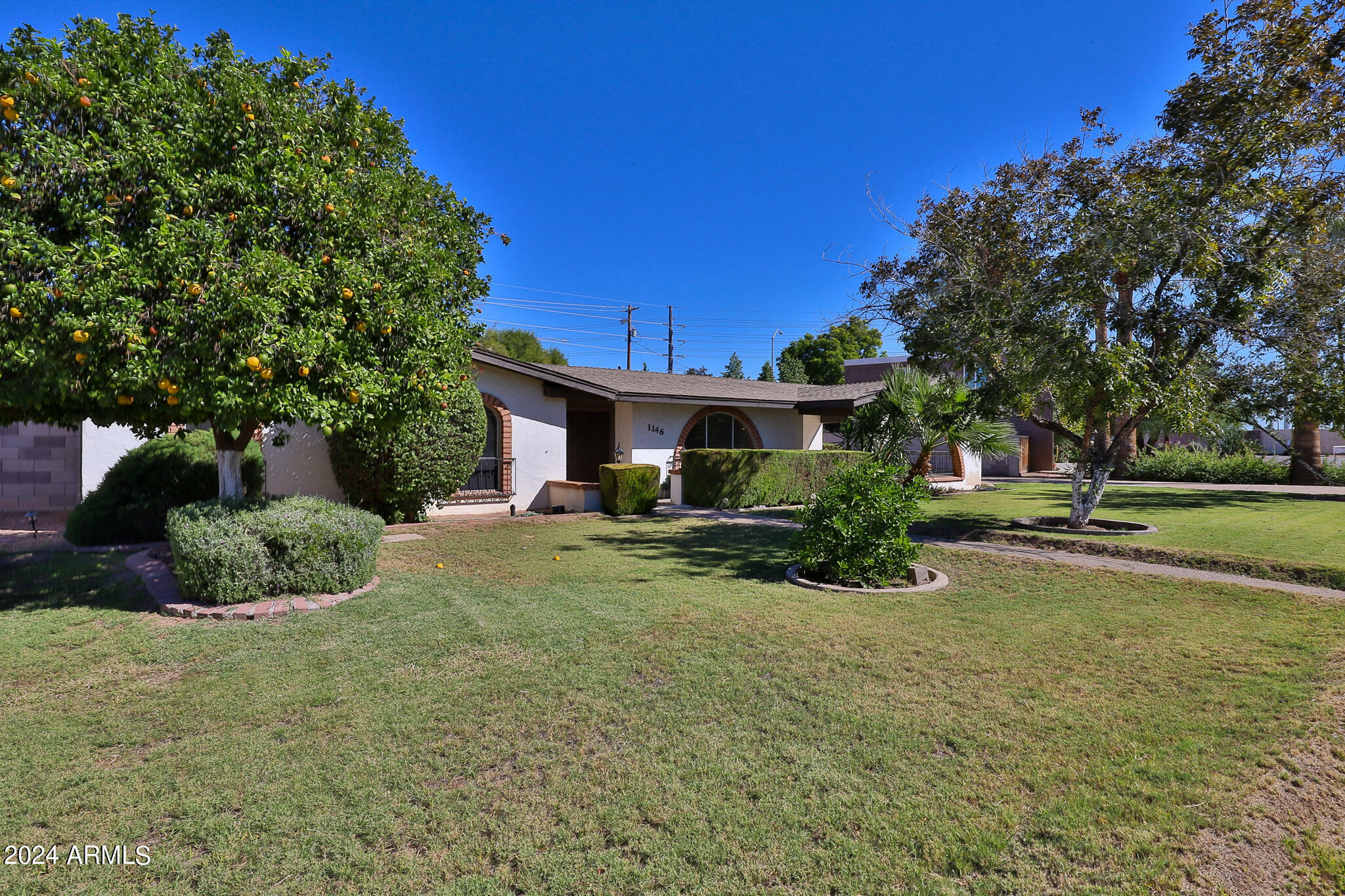 Property Photo:  1146 E Fairfield Street  AZ 85203 