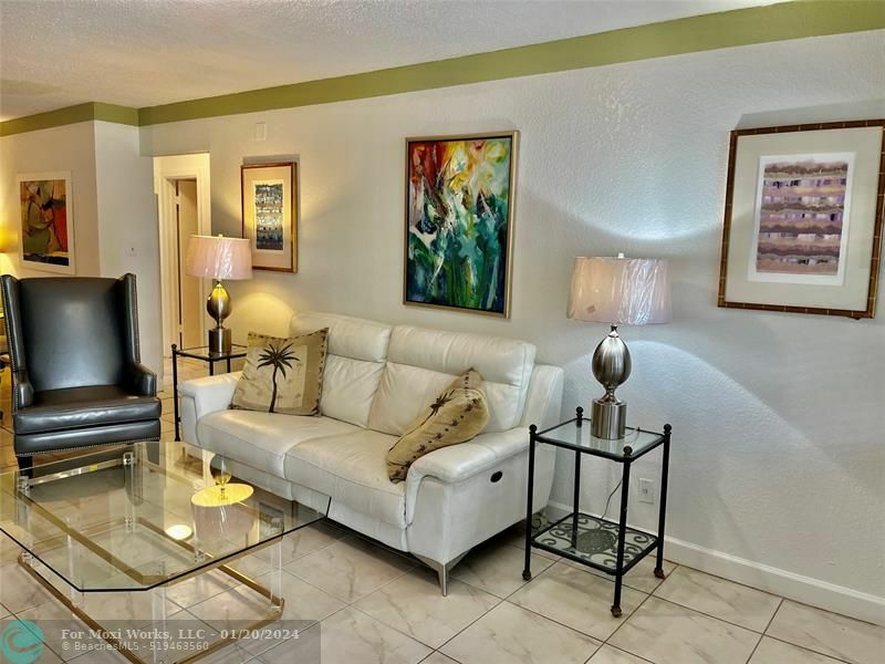 Property Photo:  2607 NE 8th Ave 41  FL 33334 