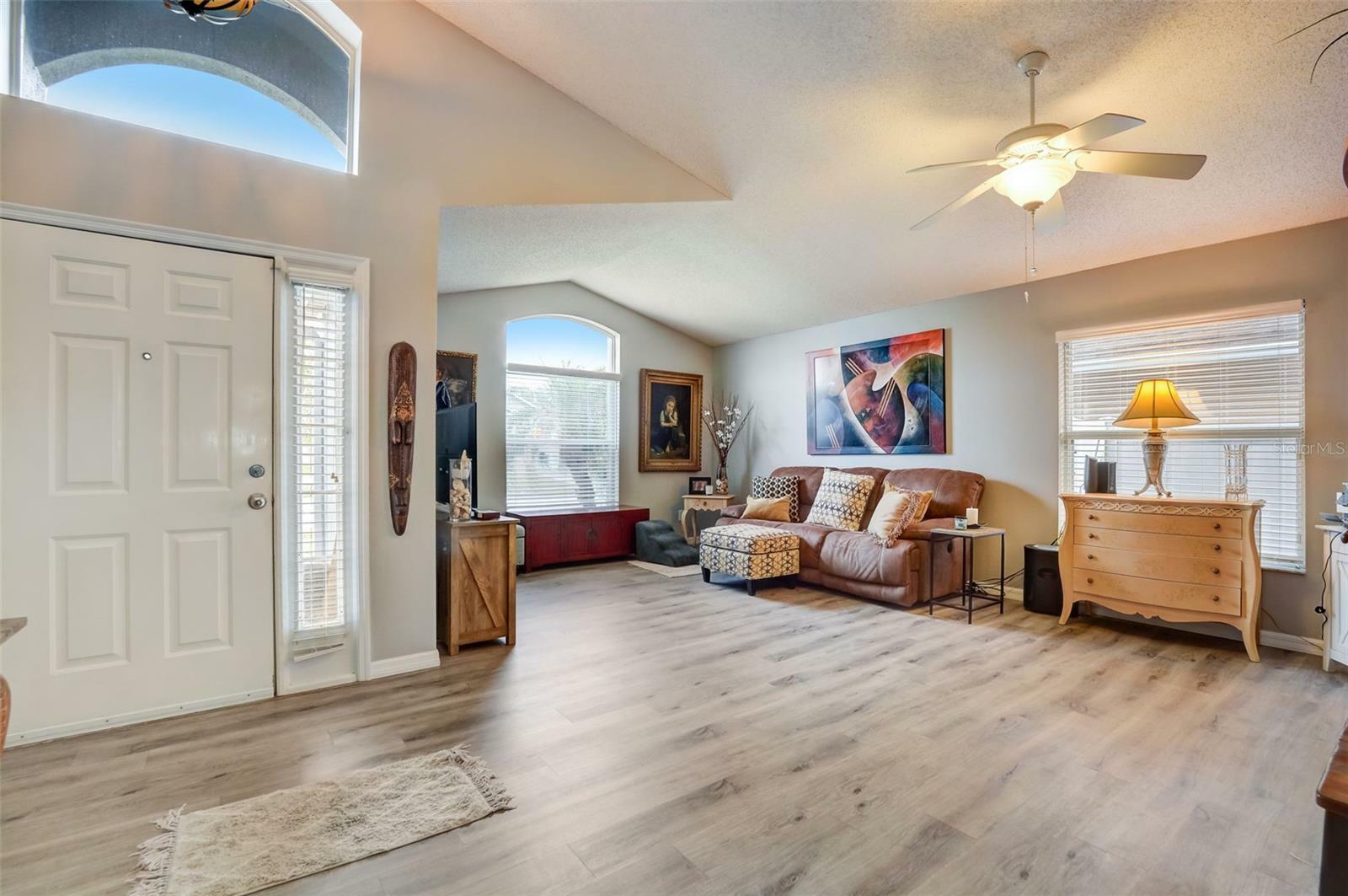 Property Photo: 2178 Fennell Street FL 32751