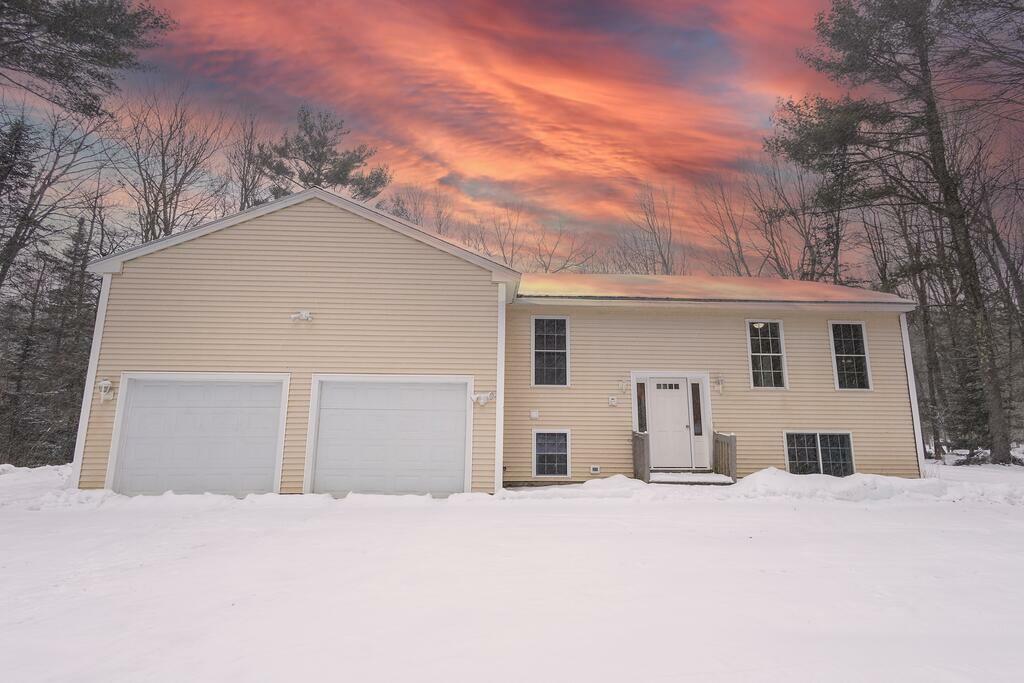 Property Photo:  264 County Road  ME 04282 