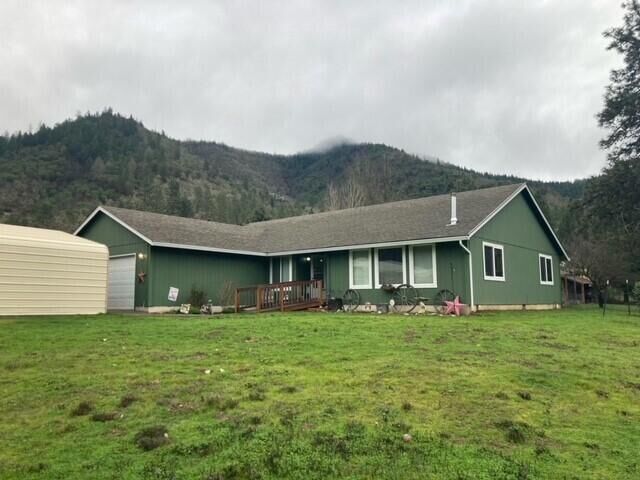 Property Photo:  2666 Wards Creek Road  OR 97537 