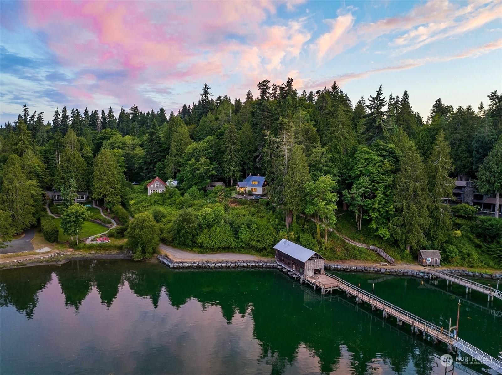 Property Photo:  8260 NE Hidden Cove Road  WA 98110 