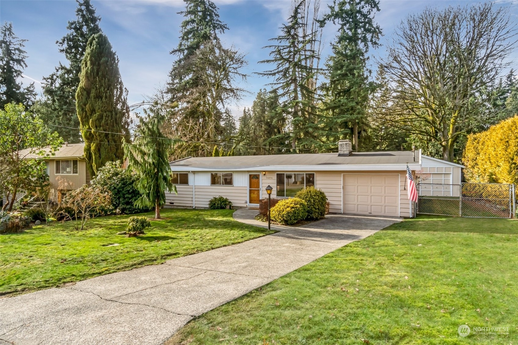 Property Photo:  24204 2nd Place W  WA 98021 