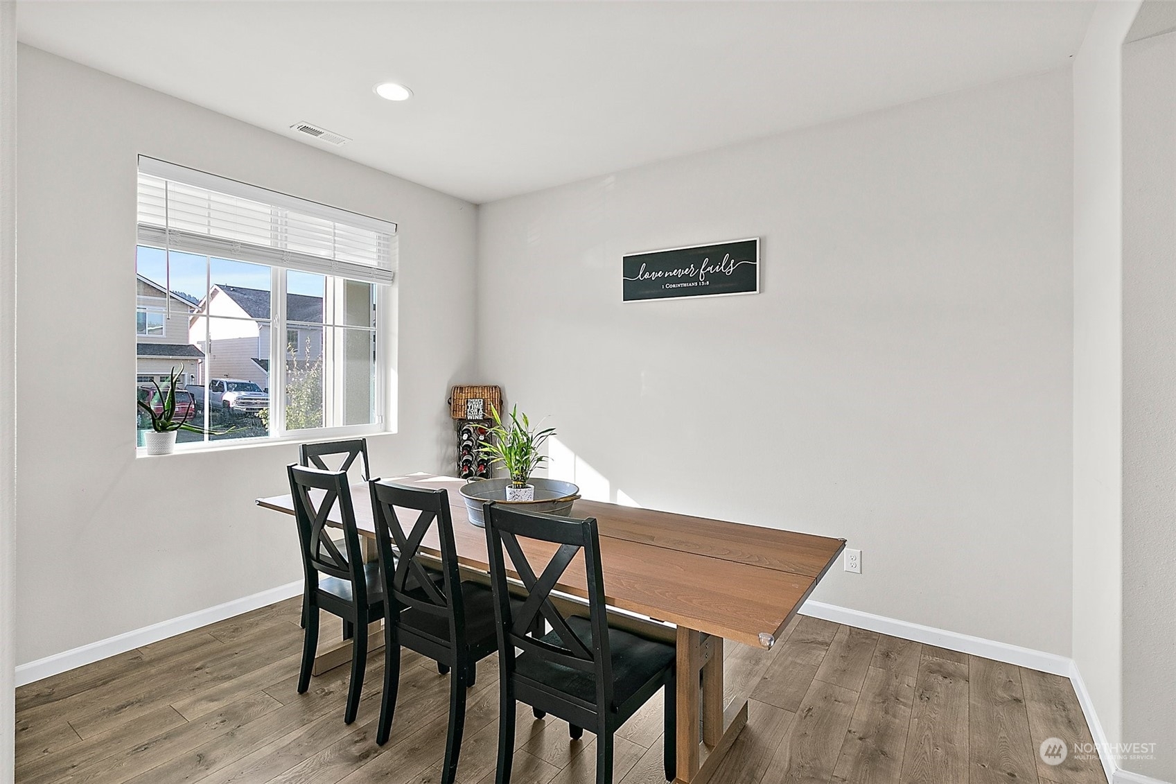 Property Photo:  1089 Bondgard Avenue E  WA 98022 
