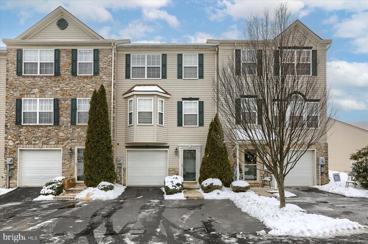 24 Buttonwood Lane 24  York PA 17406 photo