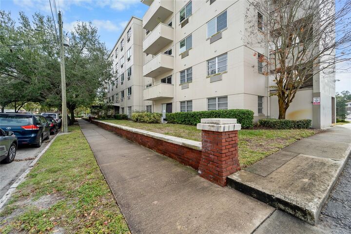 Property Photo:  406 W Azeele Street 307  FL 33606 