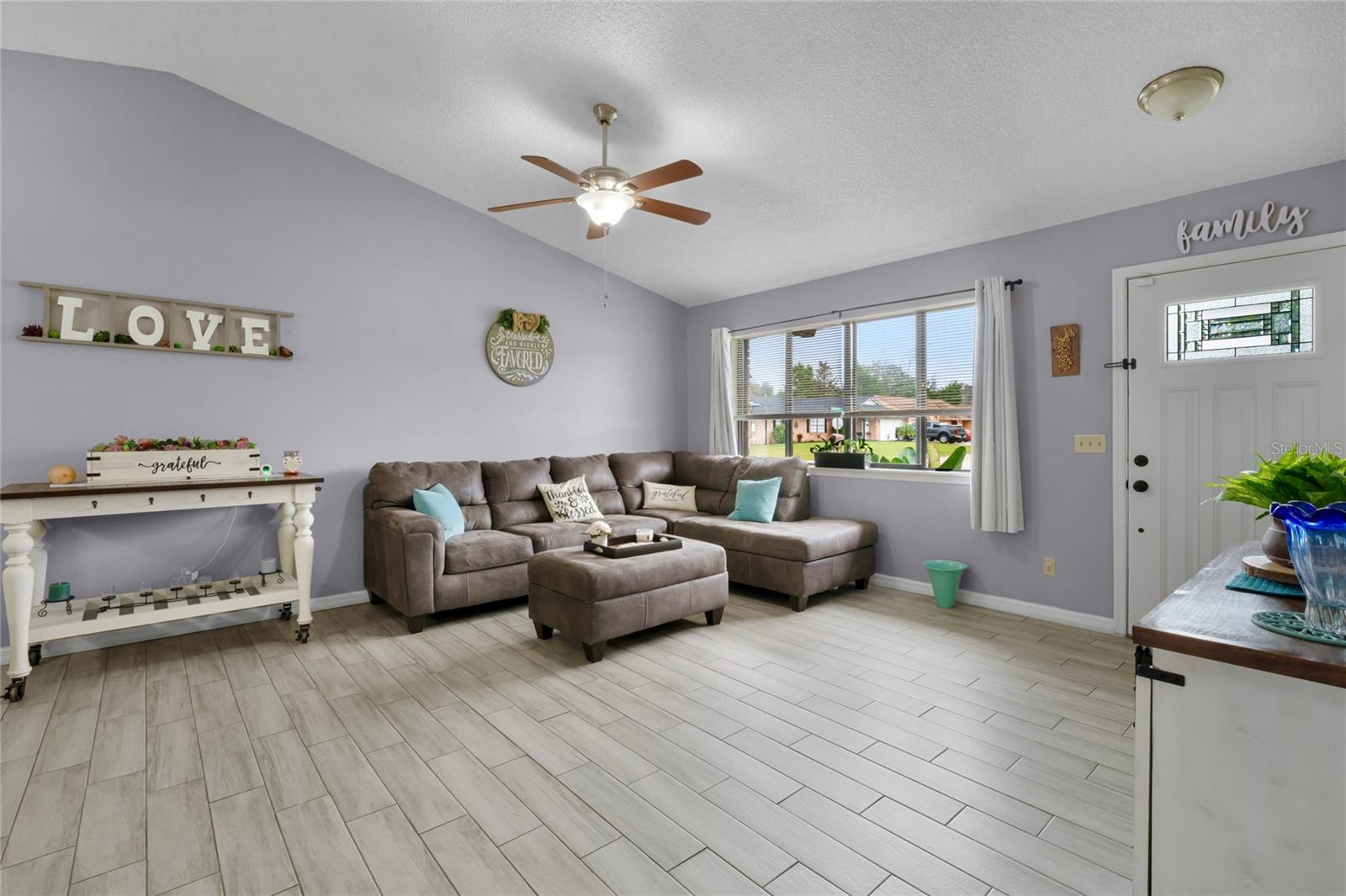 Property Photo:  1092 W Seagate Drive  FL 32725 