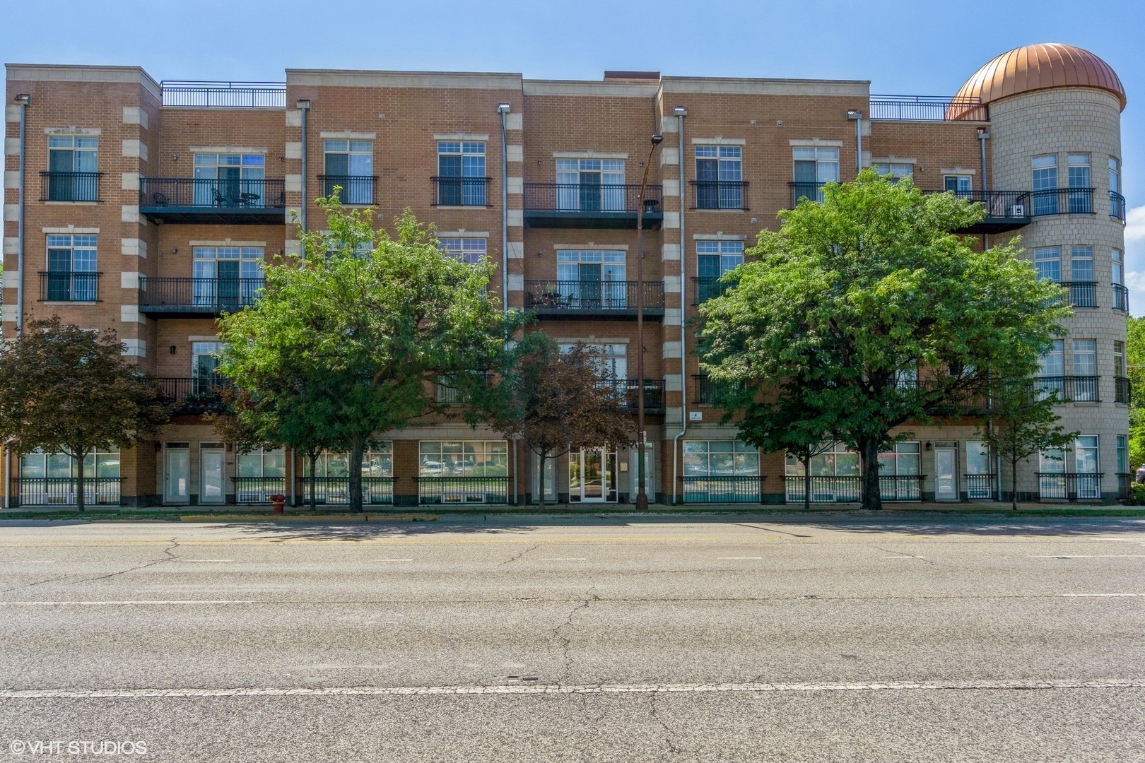 Property Photo: 6425 W Touhy Avenue 2B IL 60646