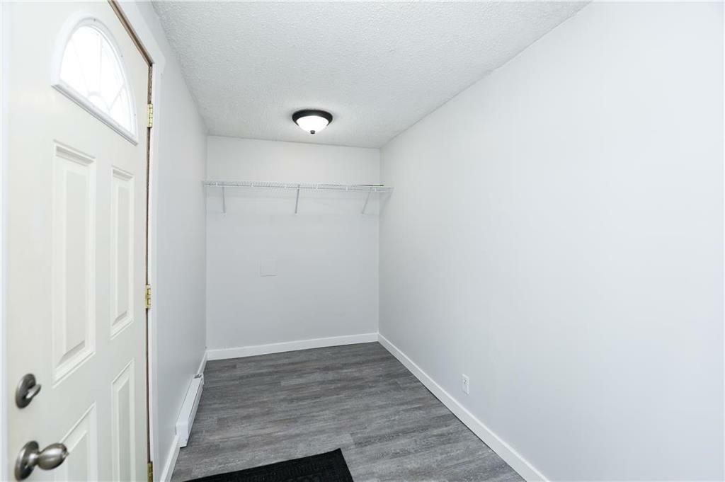 Property Photo:  9 Cottonwood Court  MB R0A 0R0 