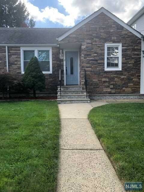 Property Photo:  11 Locust Avenue #2  NJ 07031 